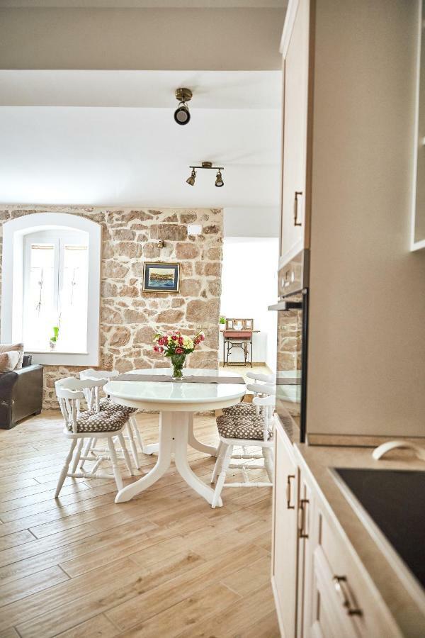 Apartment Vintage Каштела Экстерьер фото